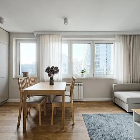 Metropolitan Heaven Emilii Plater 55 Apartment